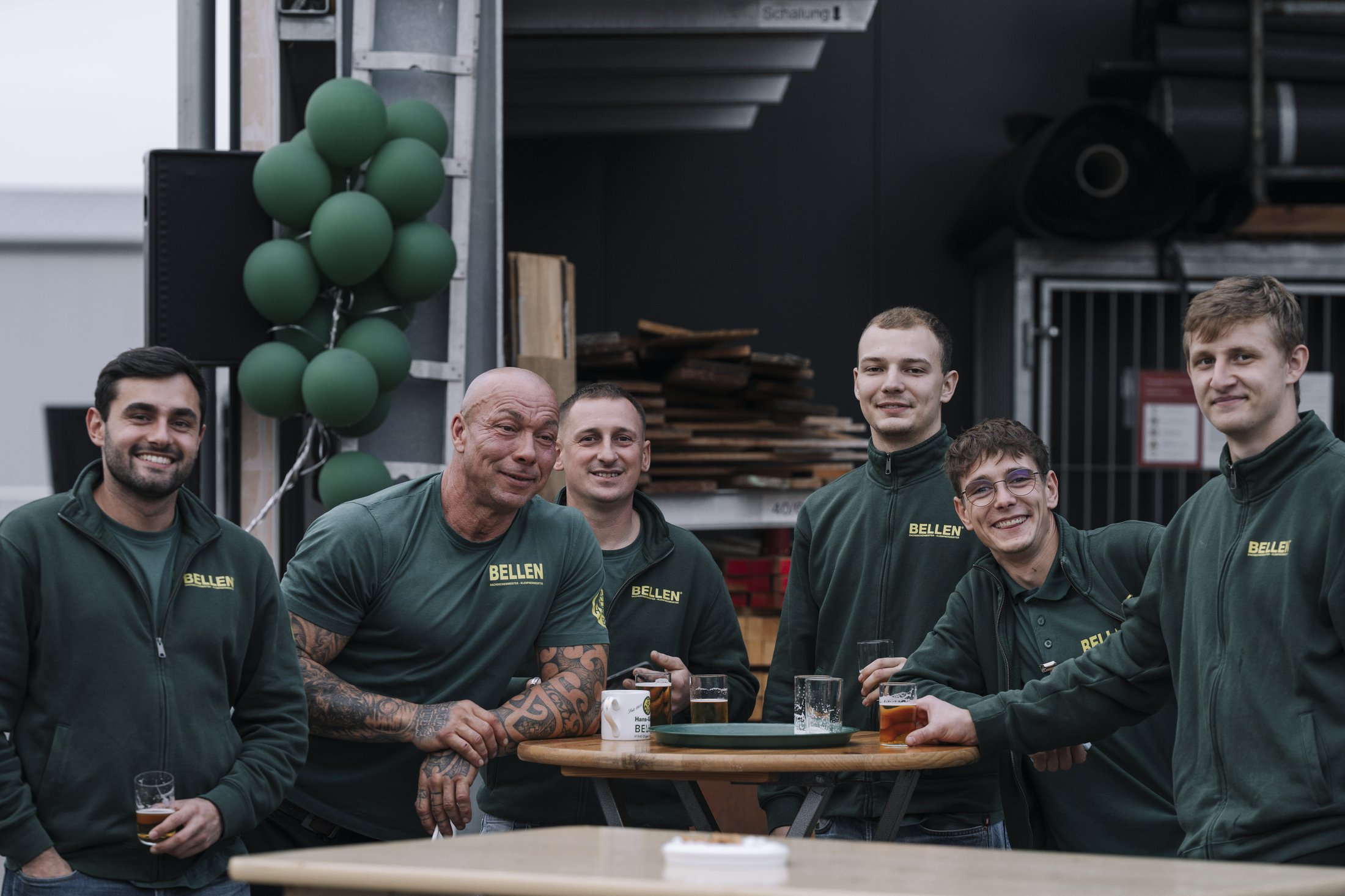 Das gesamte Team der Bellen GmbH bei einer Firmenfeier